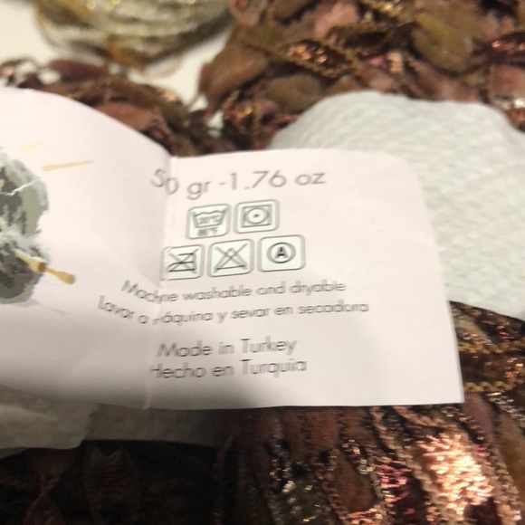 5 SKEINS PLUS YARN.  UNUSUAL NEW - Picture 3 of 3